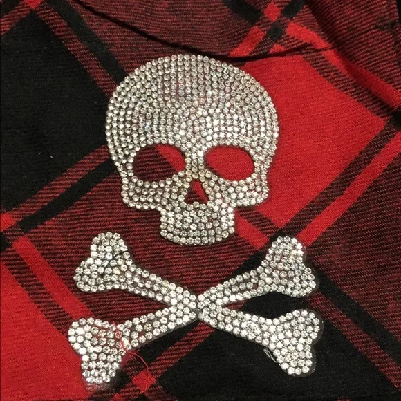 Red black plaid look rhinestone skull pocket button down shirt size large new - Picture 2 of 10